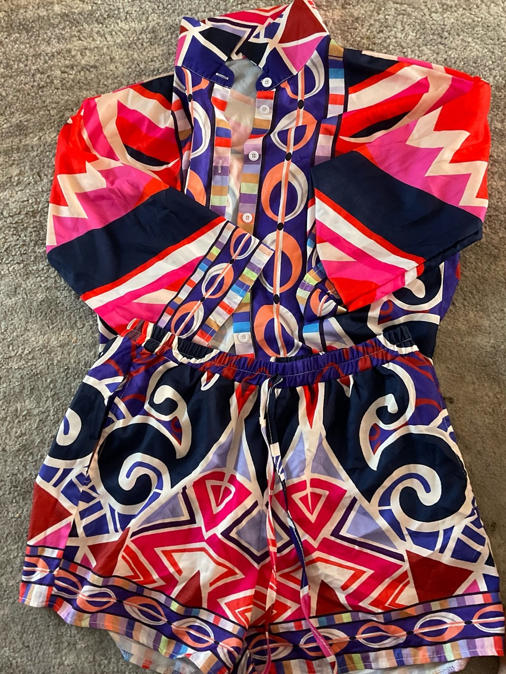 Women's Multicolor Geometric Print Shorts Set - Vibrant Pink & Navy